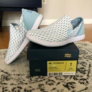 Strike Movement (Str/ke Mvmnt) Traveller slip-on, women 8.5 (Men’s 7)